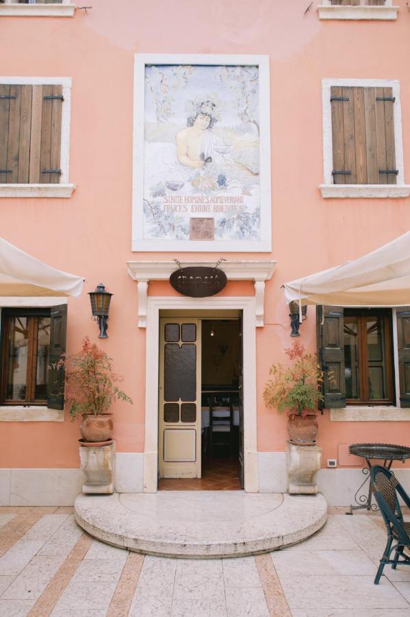 Bacco D'Oro Wine & Relais Hotel Mezzane di Sotto Exterior photo